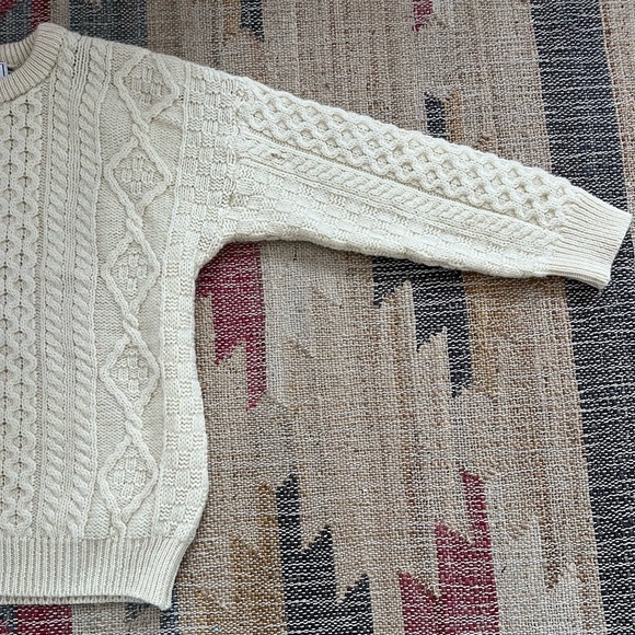 Vintage made in Ireland 🇮🇪 Men's Classic Cream Cable Knit Sweater, 100% wool - Picture 4 of 6